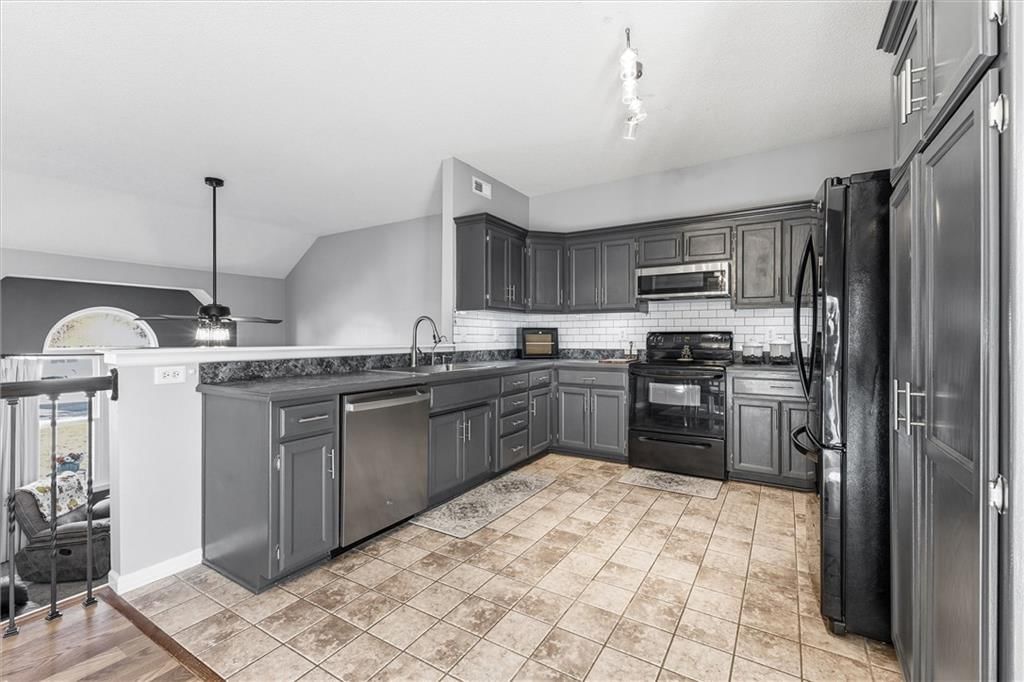 860 River Drive — photo 13