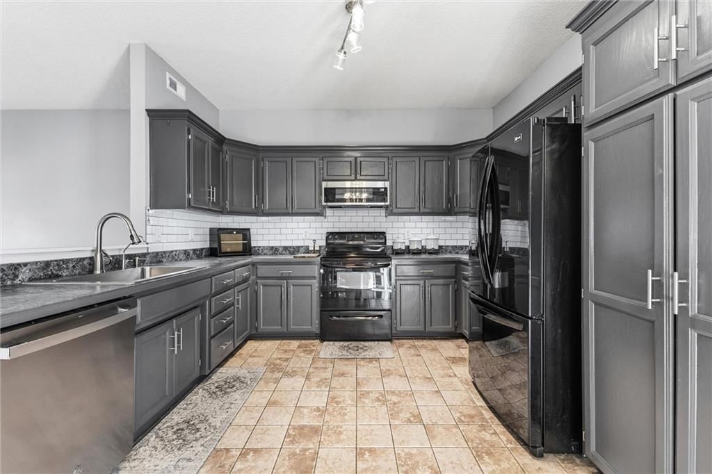 860 River Drive — photo 14