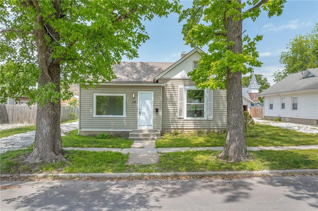 710 W Locust Street — photo 3