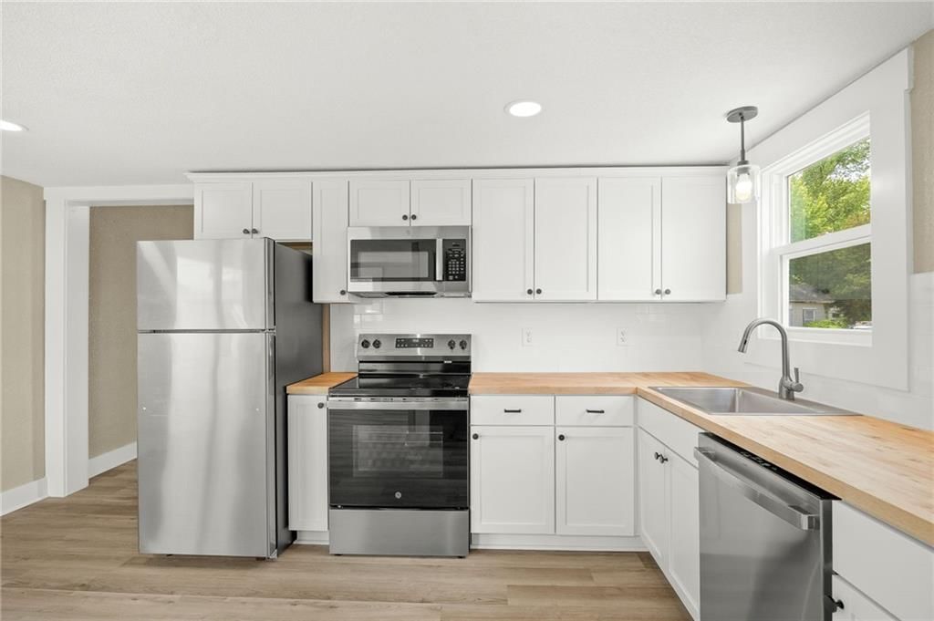 710 W Locust Street — photo 4