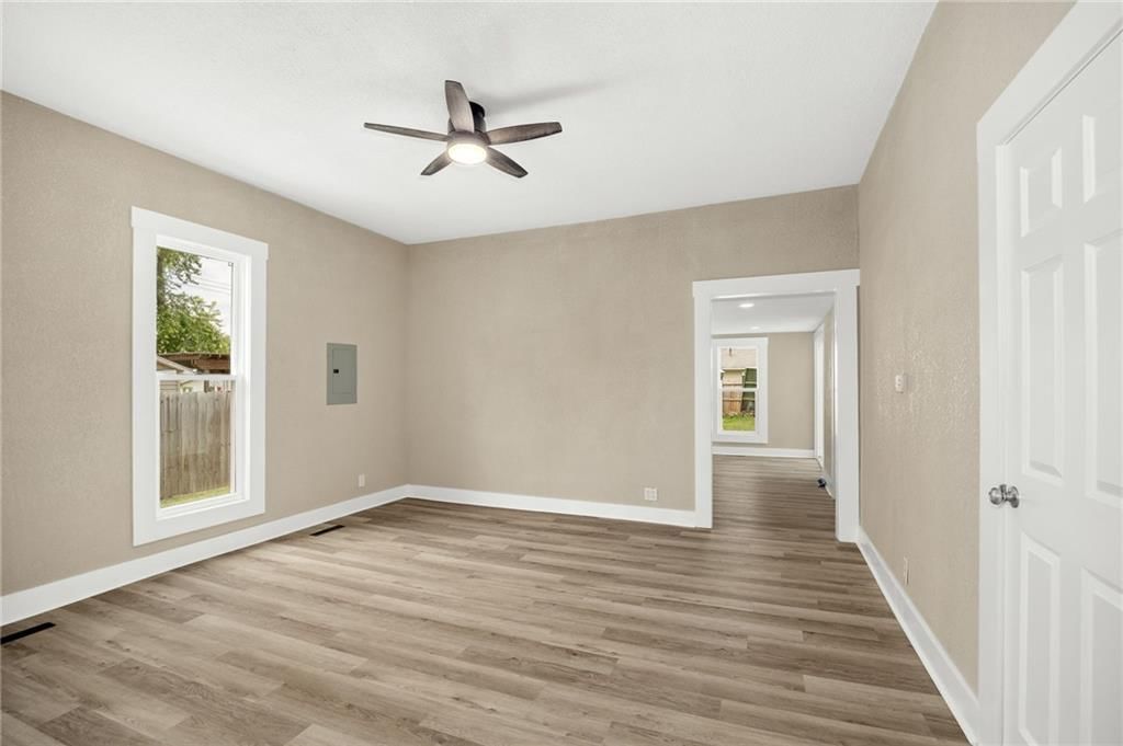710 W Locust Street — photo 10