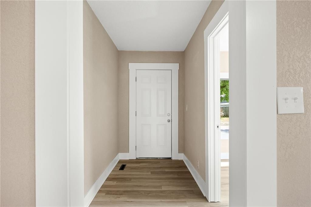 710 W Locust Street — photo 22