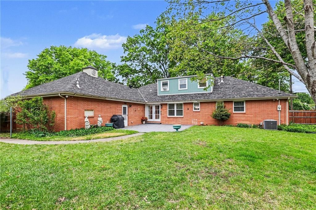 4607 Blue Ridge Boulevard — photo 9