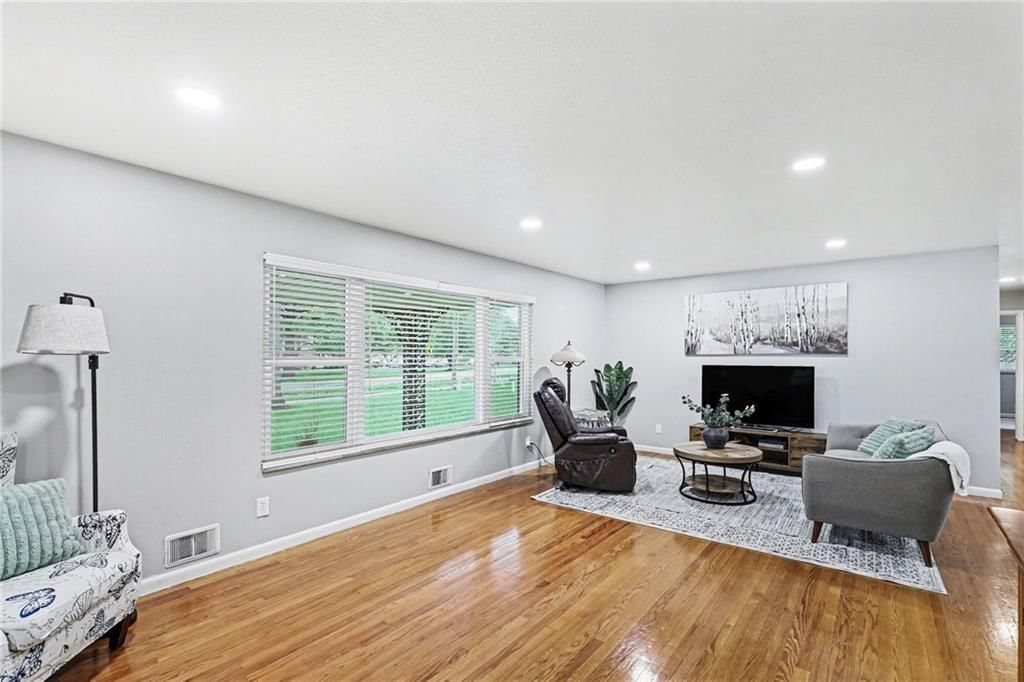 4607 Blue Ridge Boulevard — photo 12