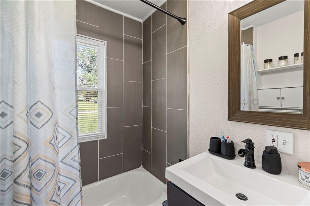 1004 Hickory Street — photo 13