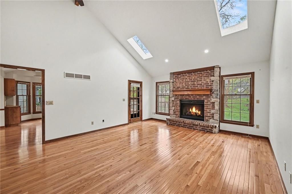 1607 SE Boone Trail — photo 6