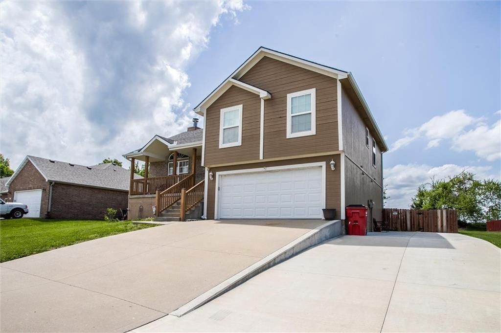 706 SW Bobcat Drive — photo 3