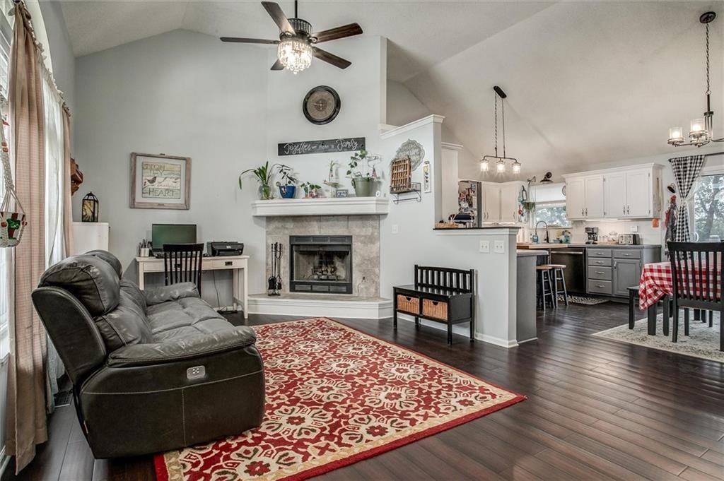 706 SW Bobcat Drive — photo 4