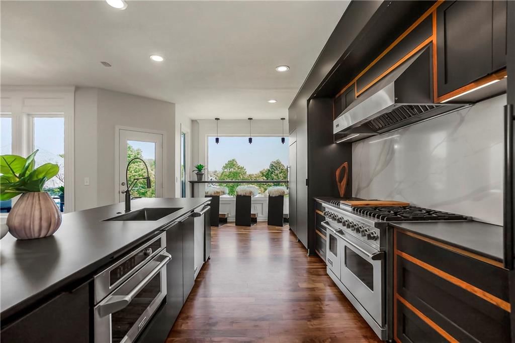 8801 N Farley Avenue — photo 17