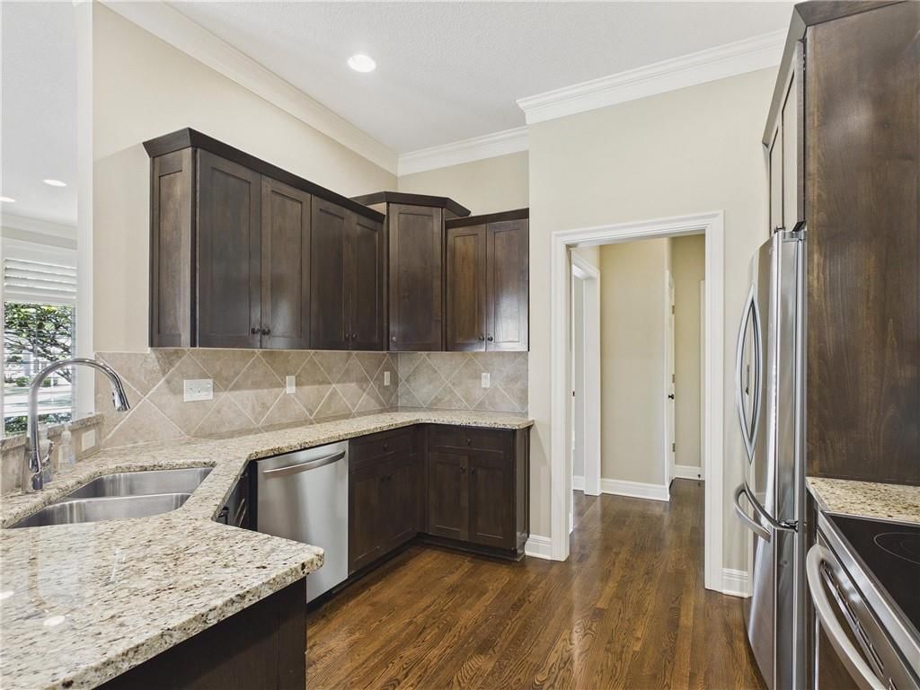 11844 S Hallet Street — photo 10