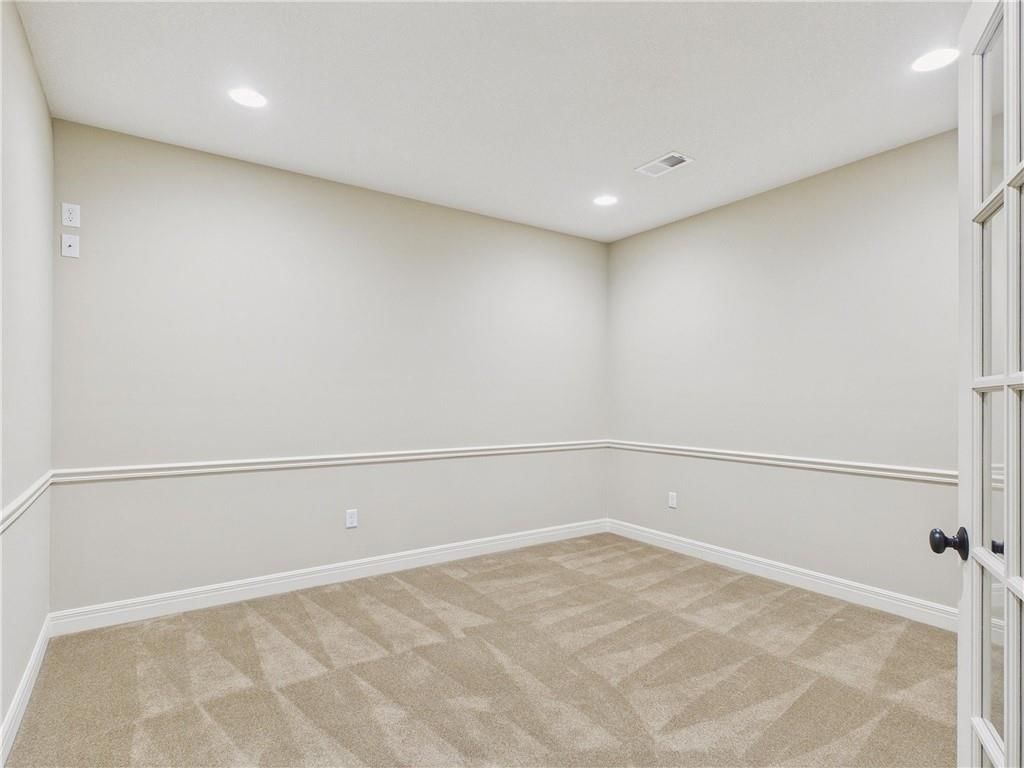 11844 S Hallet Street — photo 27
