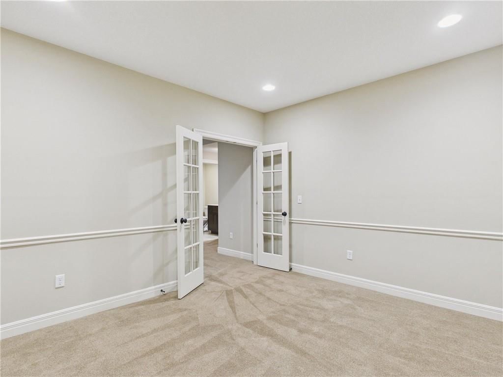 11844 S Hallet Street — photo 28