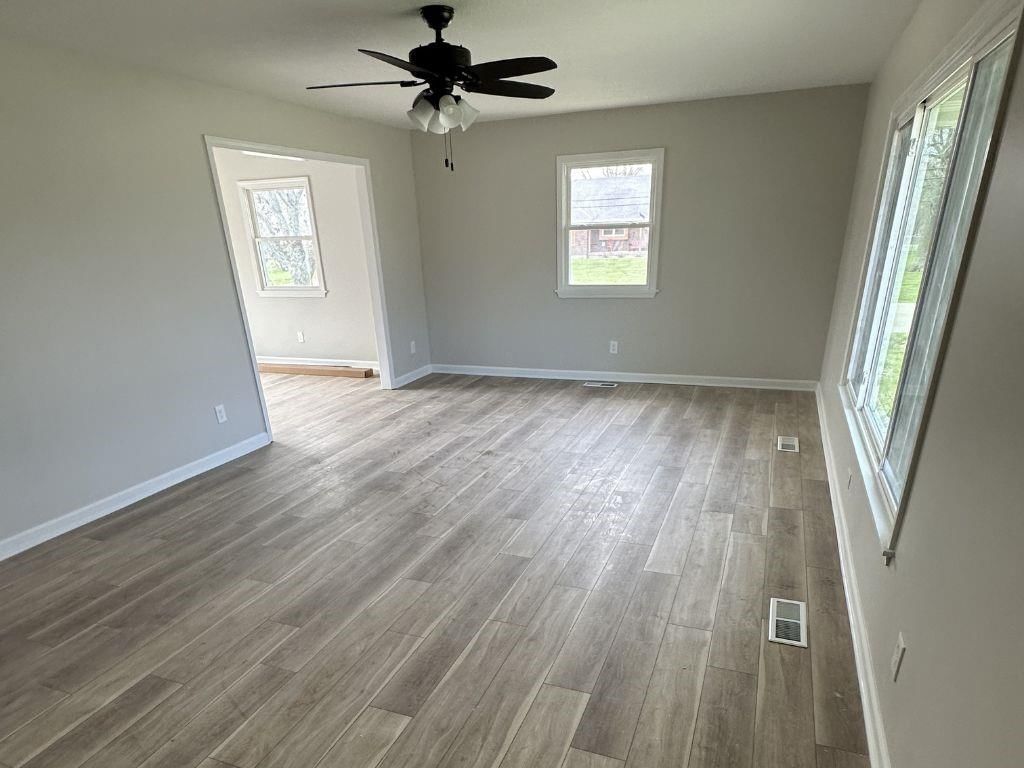 304 E Frazier Street — photo 2