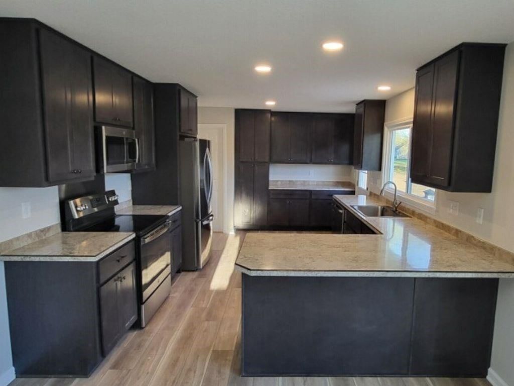 304 E Frazier Street — photo 4