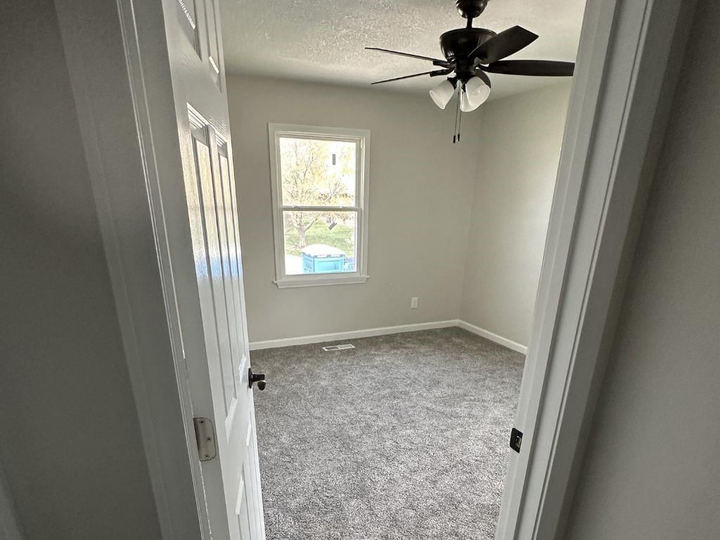 304 E Frazier Street — photo 9