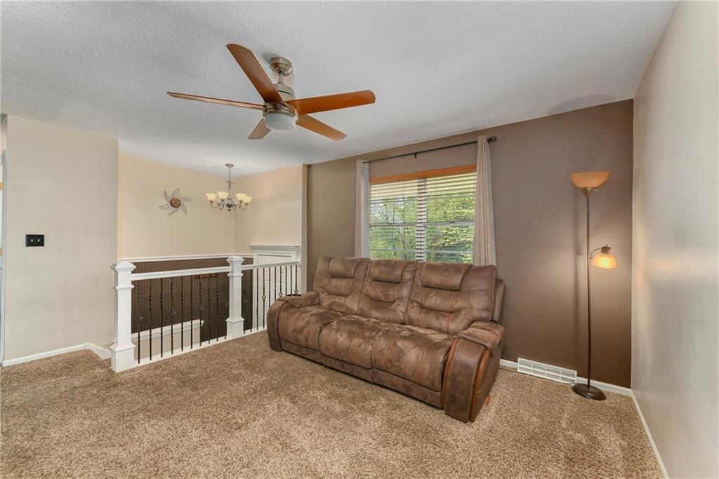 16006 Lawrence Avenue — photo 7