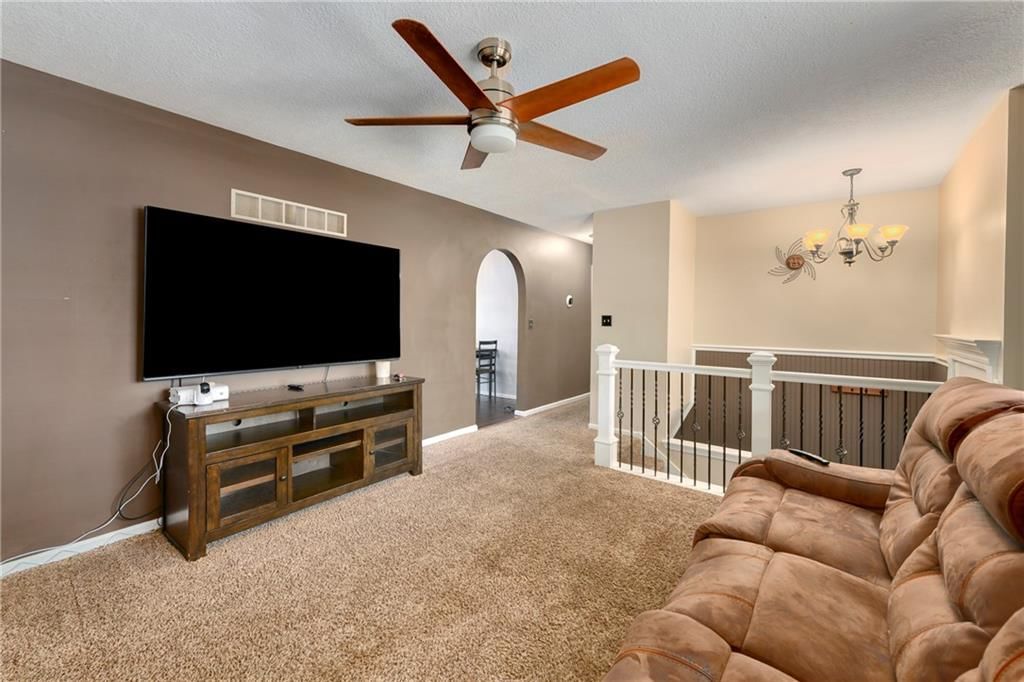 16006 Lawrence Avenue — photo 8