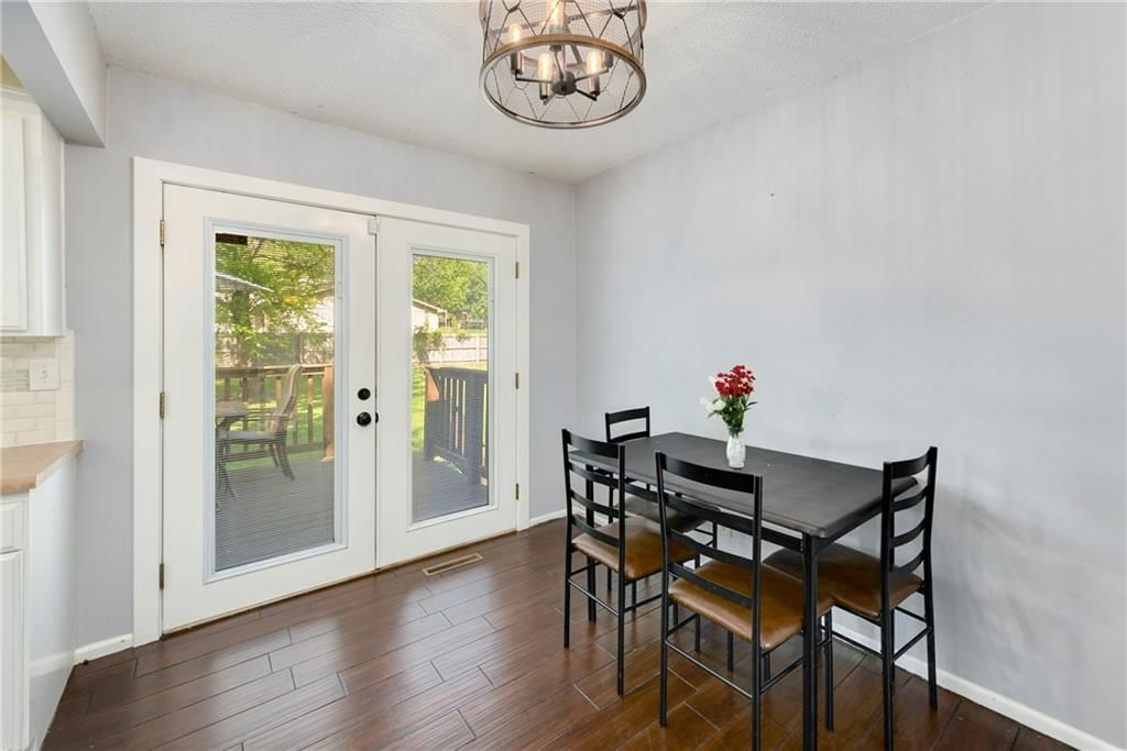 16006 Lawrence Avenue — photo 14