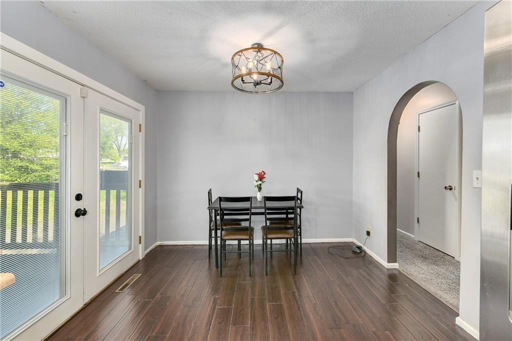 16006 Lawrence Avenue — photo 15