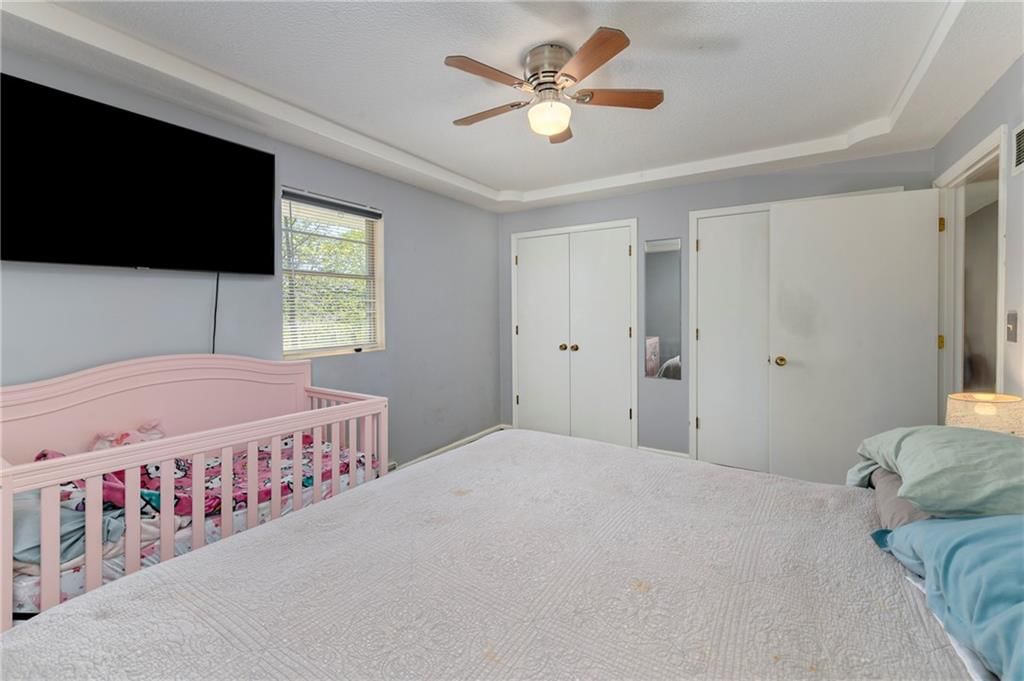 16006 Lawrence Avenue — photo 18