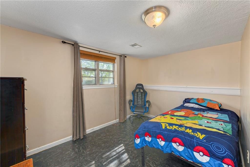 16006 Lawrence Avenue — photo 23