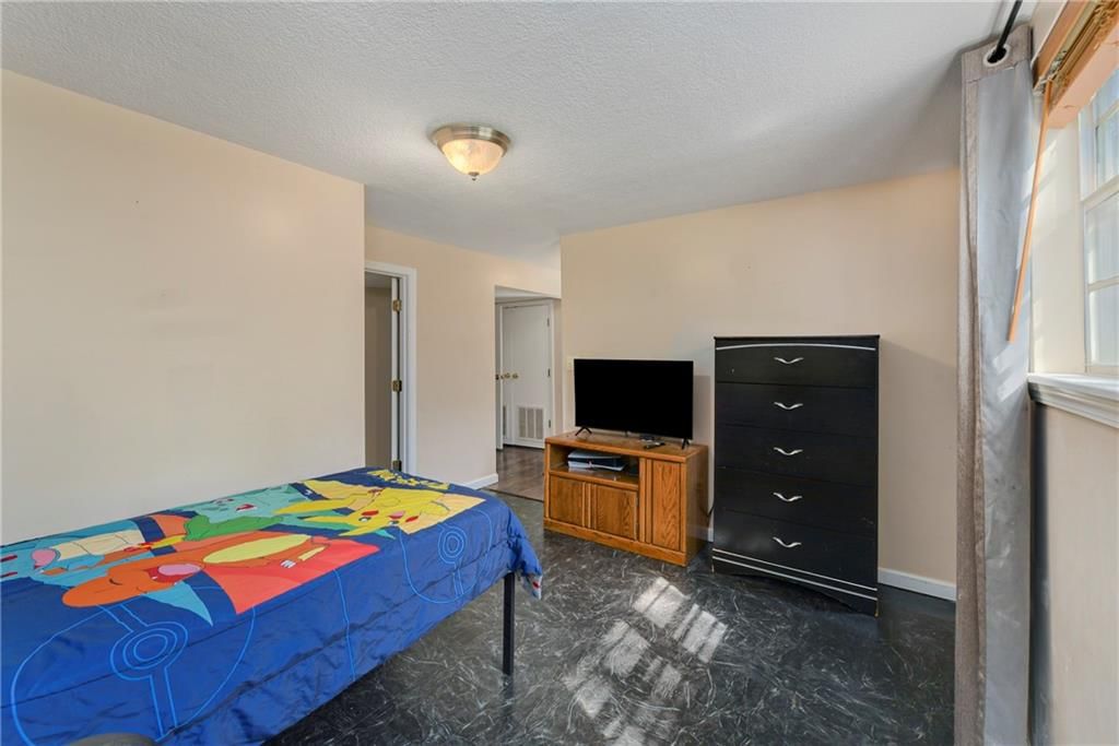 16006 Lawrence Avenue — photo 24