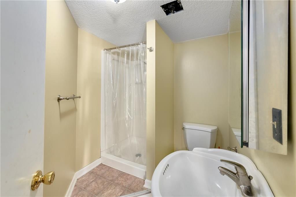 16006 Lawrence Avenue — photo 27