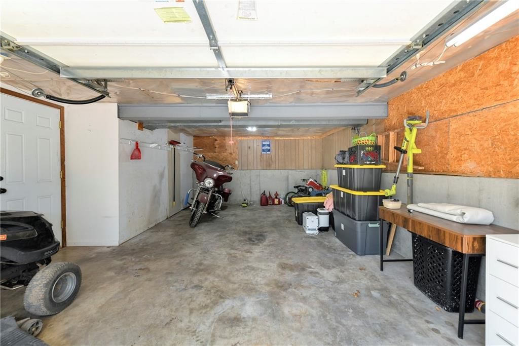 16006 Lawrence Avenue — photo 29