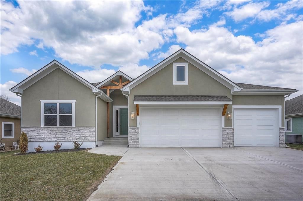 22604 Bailey Street, Peculiar, MO