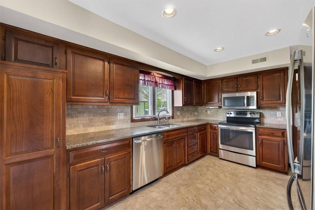 4933 SW Raintree Parkway — photo 9