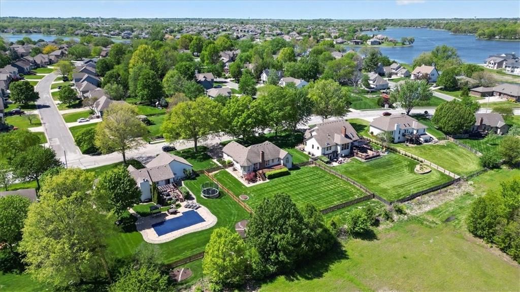 4933 SW Raintree Parkway — photo 38