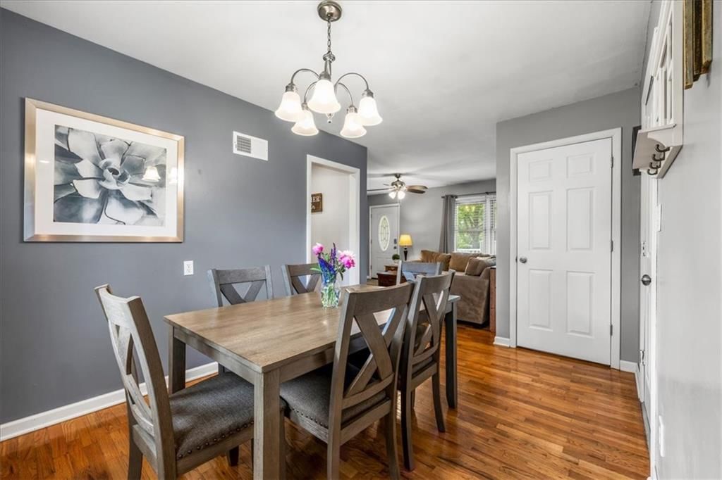 1807 Seneca Street — photo 11