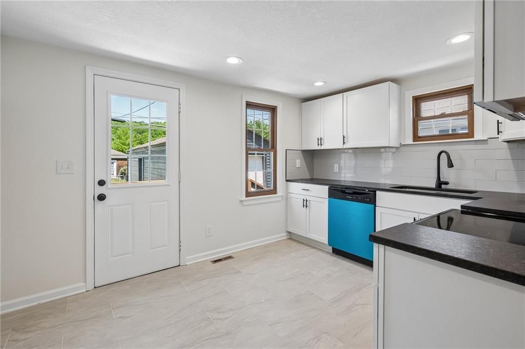1406 E 24th Avenue — photo 15