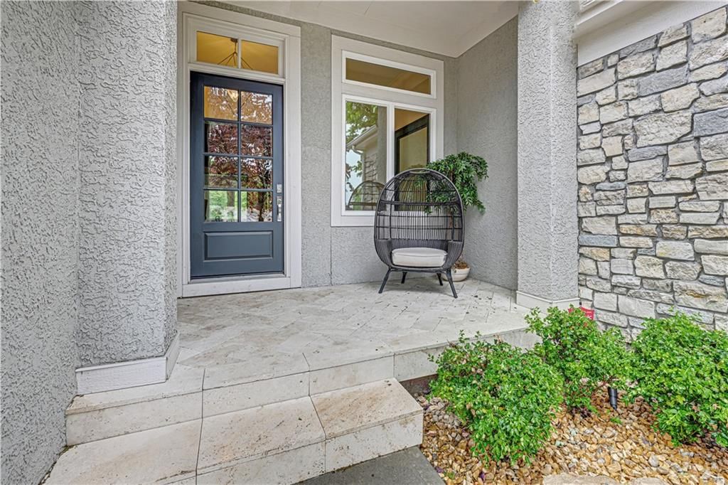 770 Suffolk Lane — photo 3