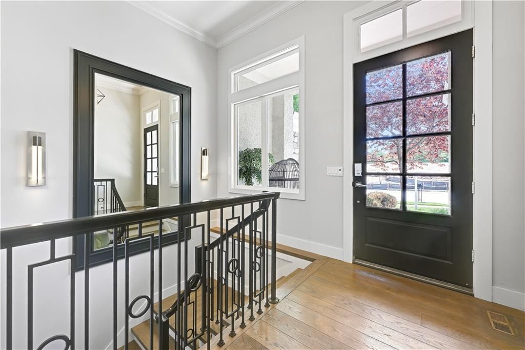 770 Suffolk Lane — photo 4