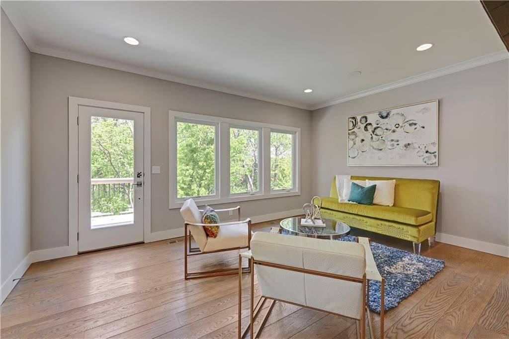 770 Suffolk Lane — photo 22