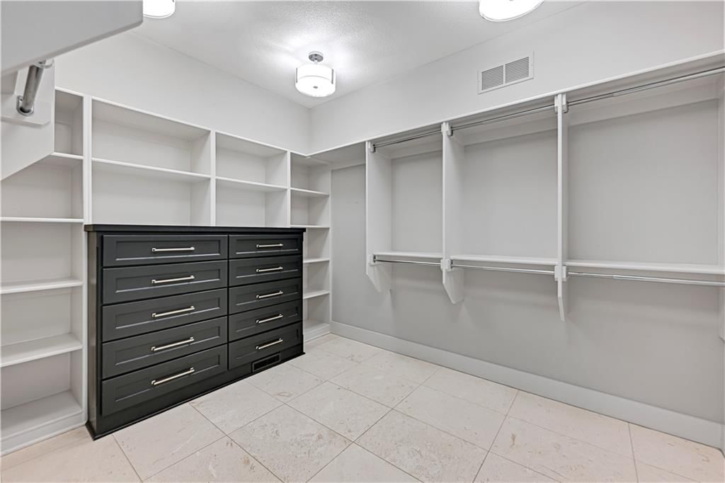 770 Suffolk Lane — photo 29