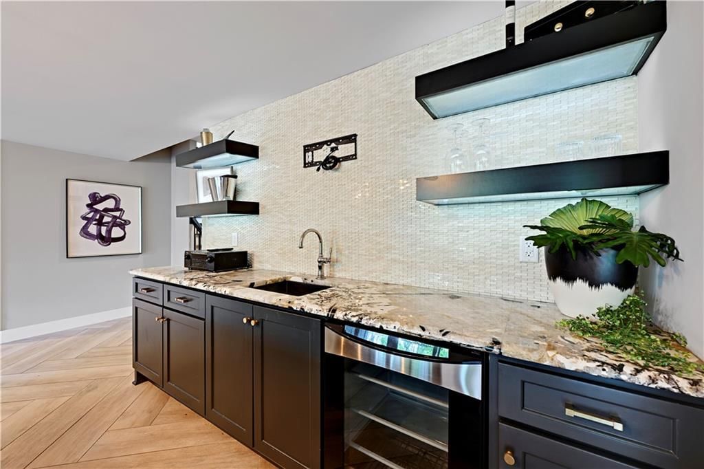 770 Suffolk Lane — photo 37