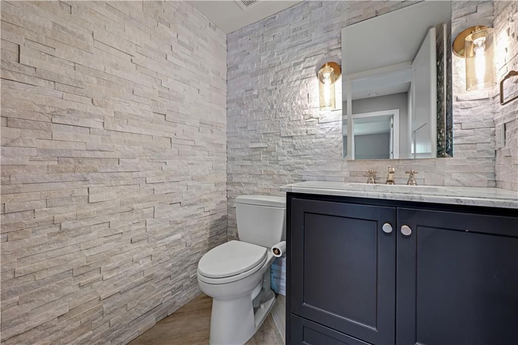 770 Suffolk Lane — photo 42