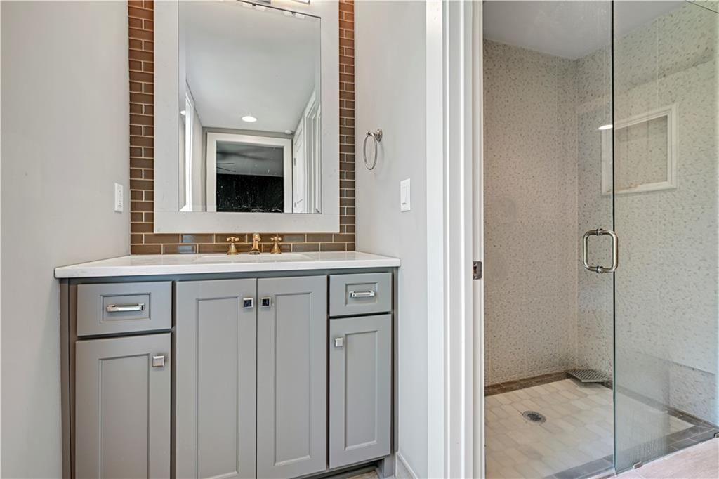 770 Suffolk Lane — photo 44