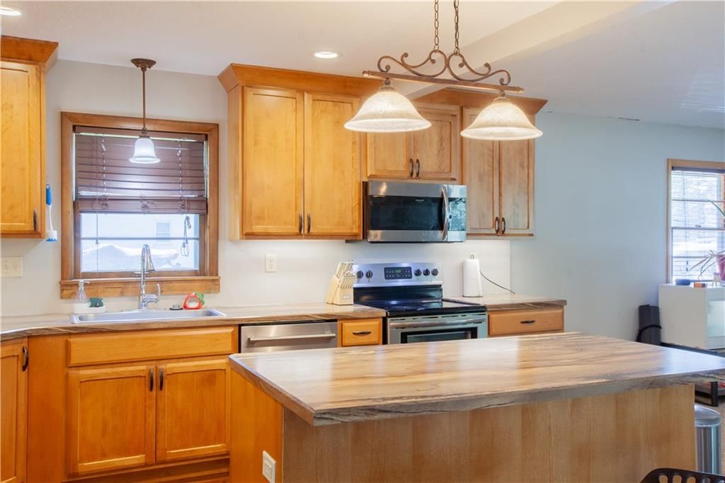 706 W 16th Street — photo 8