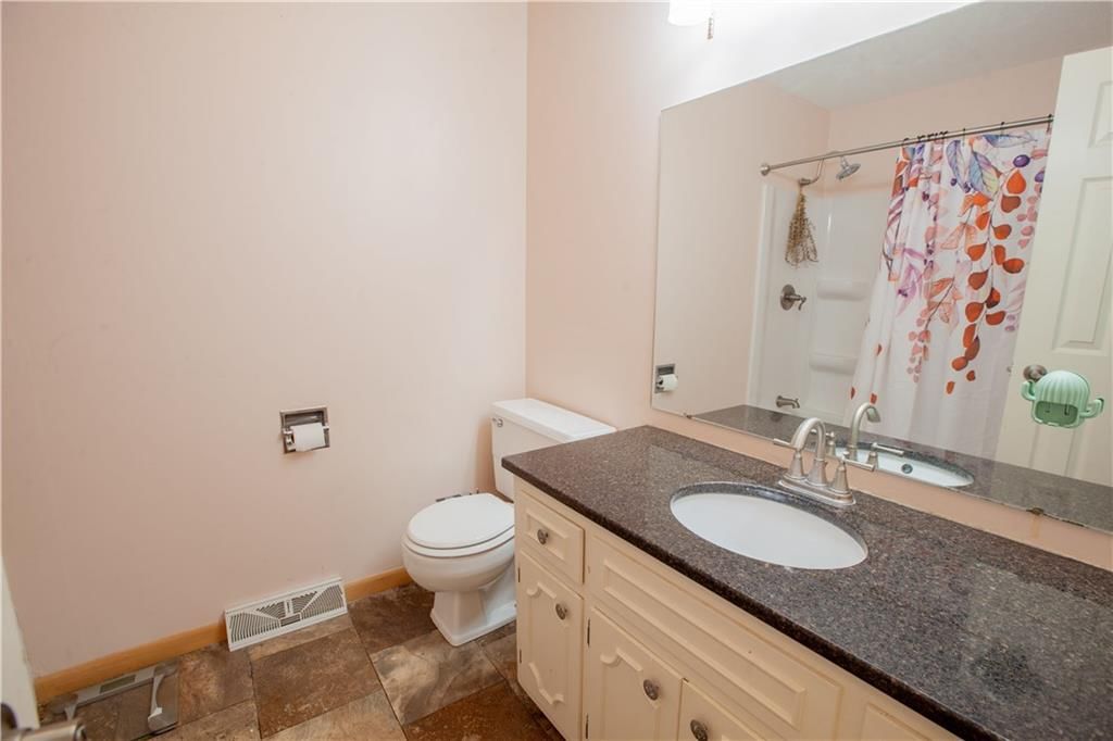 706 W 16th Street — photo 15