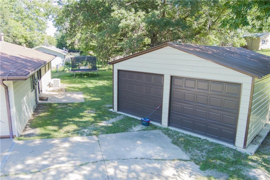 706 W 16th Street — photo 26