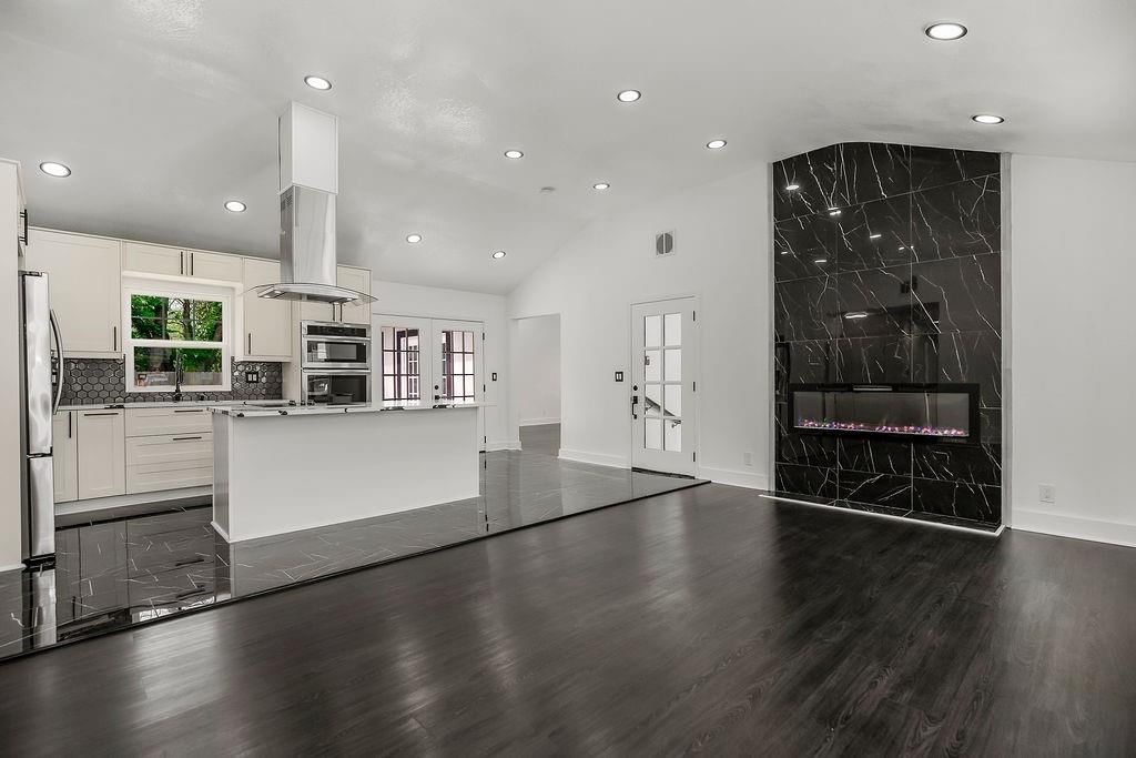 9806 Bennington Avenue — photo 6
