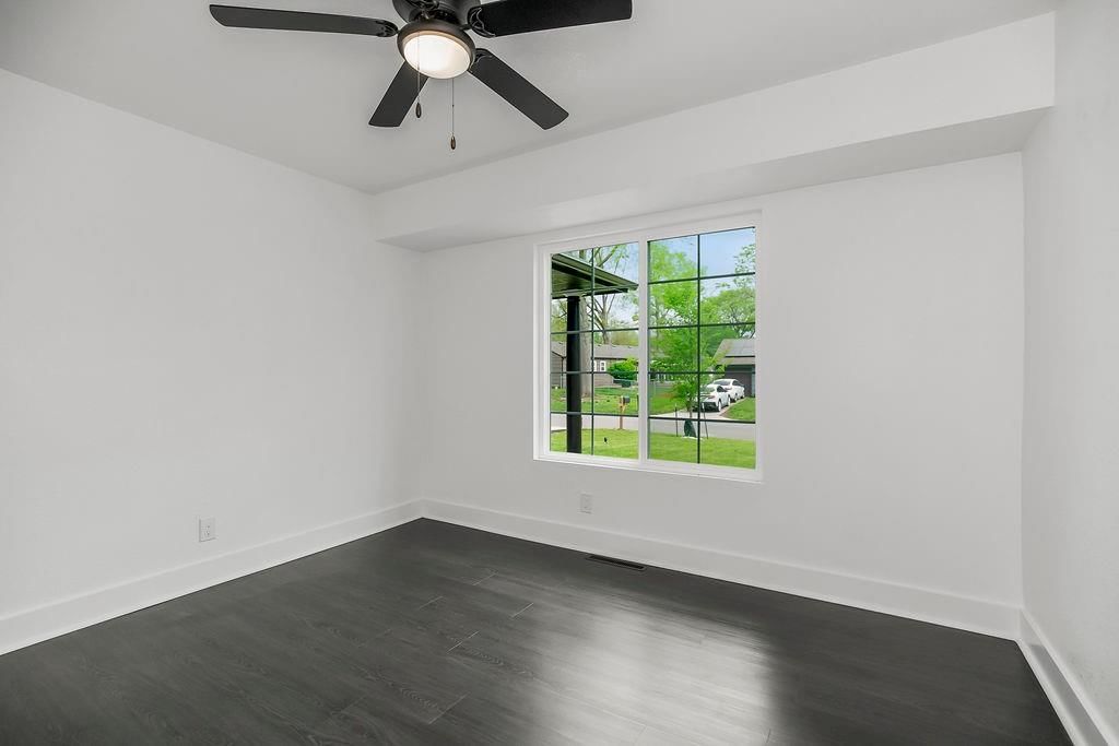 9806 Bennington Avenue — photo 10