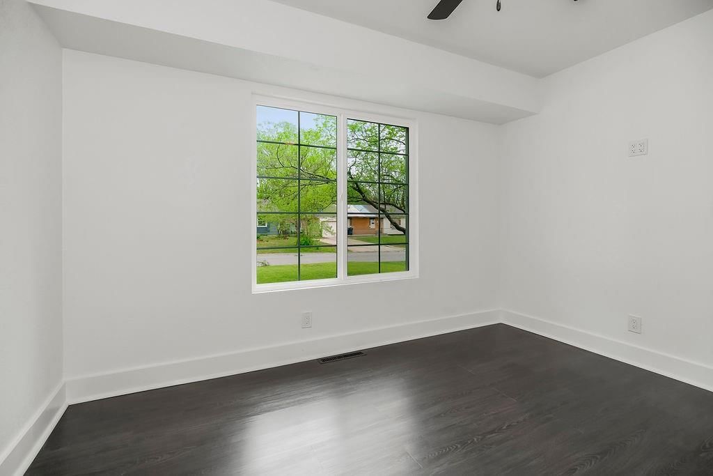 9806 Bennington Avenue — photo 11