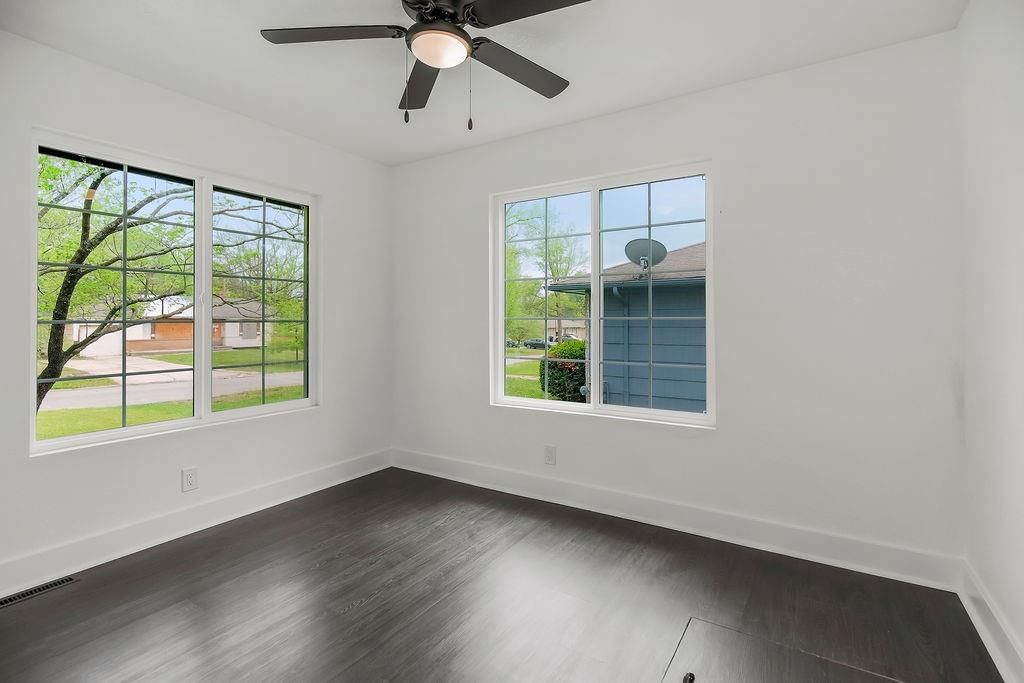 9806 Bennington Avenue — photo 13