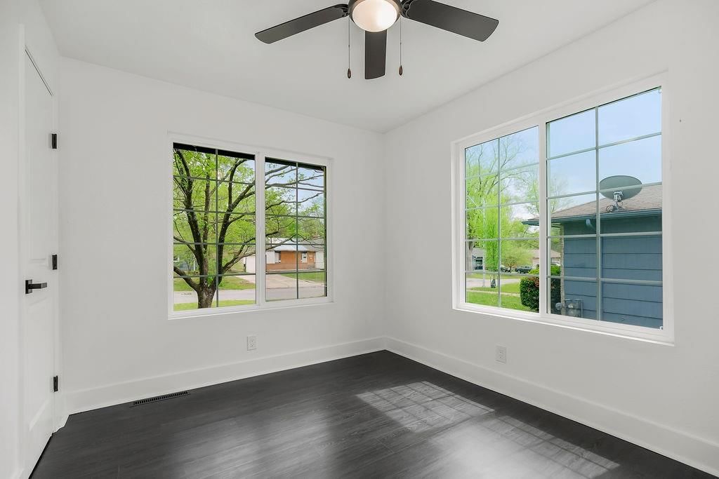 9806 Bennington Avenue — photo 14