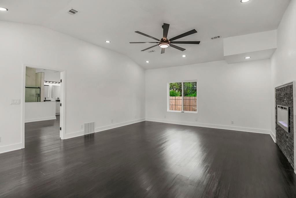 9806 Bennington Avenue — photo 17