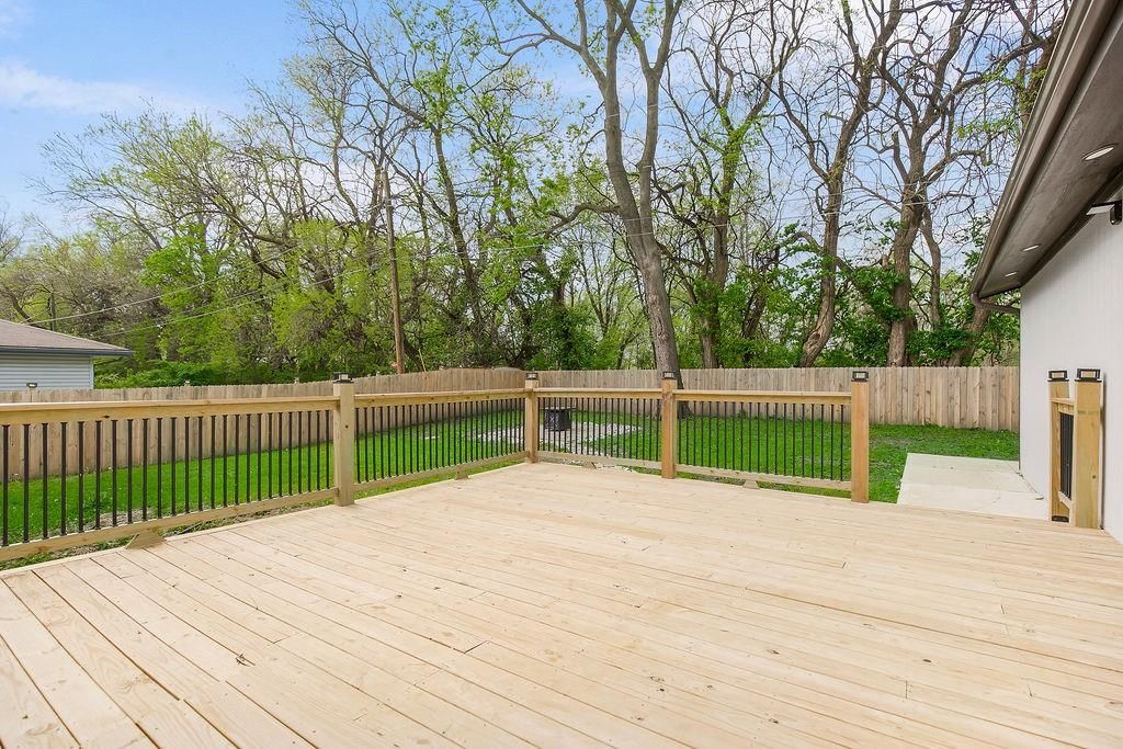9806 Bennington Avenue — photo 27
